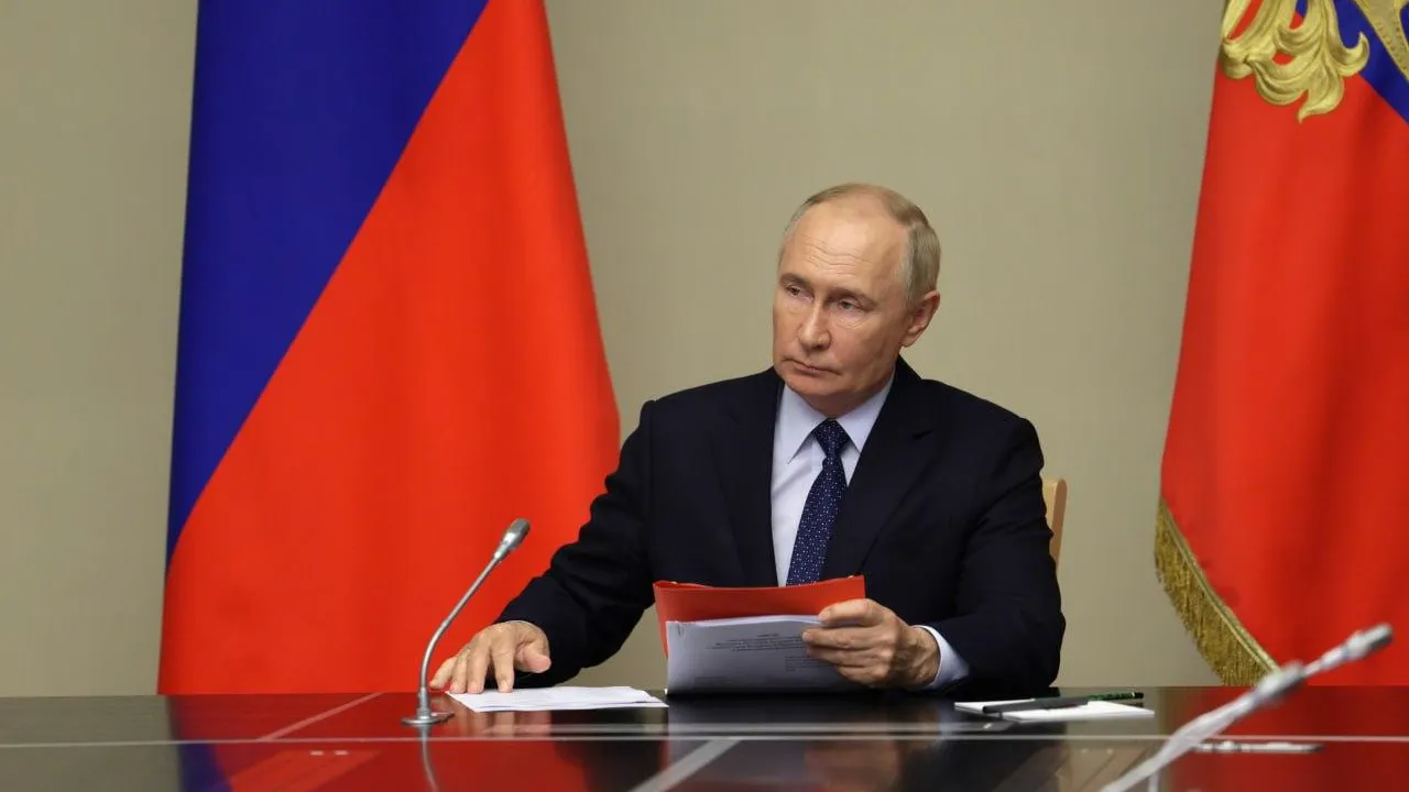 Путин: Россия сохраняет курс на укрепление Вооруженных сил