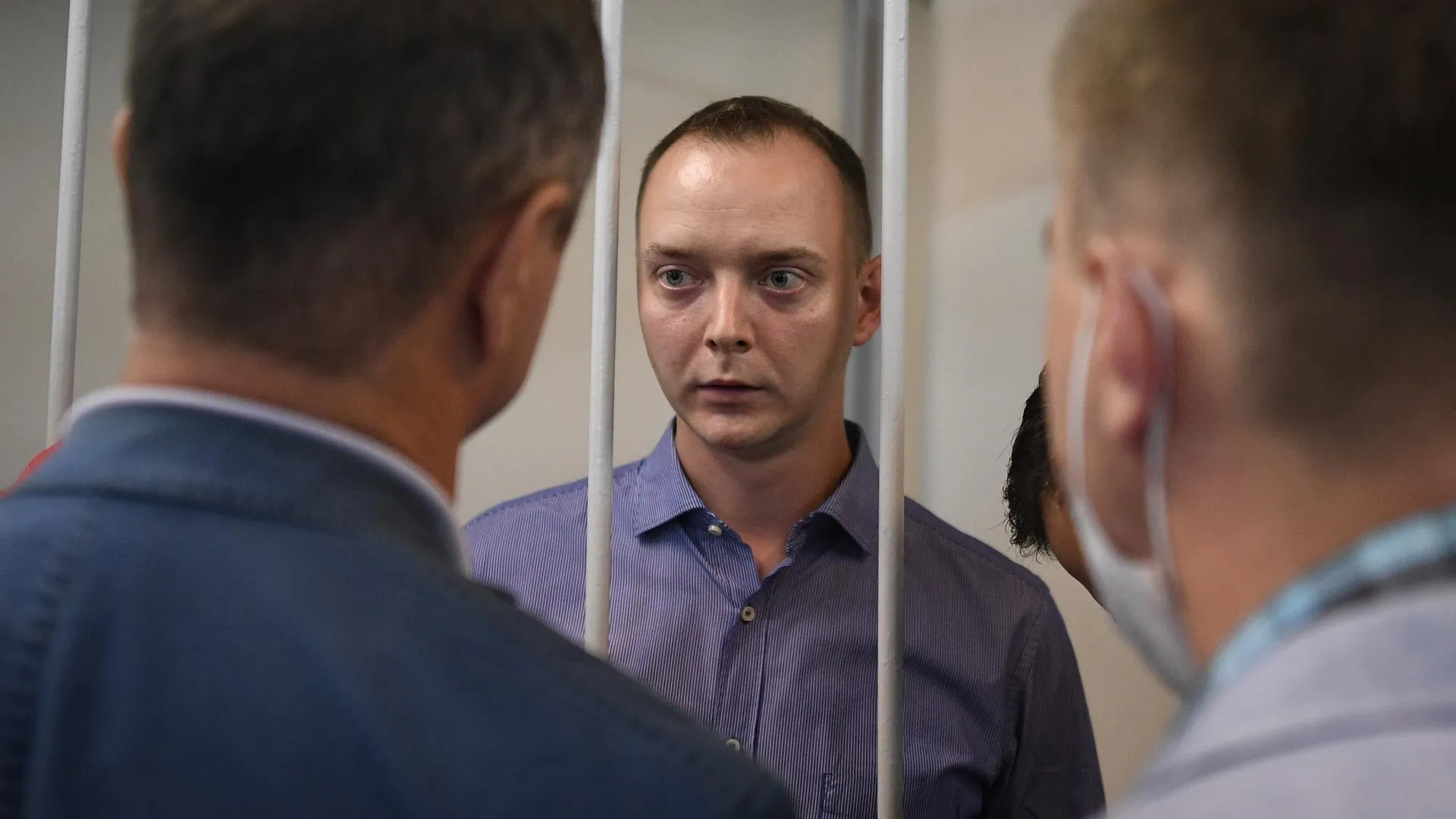 Обвиняемого в госизмене Сафронова оставят в СИЗО до 7 апреля