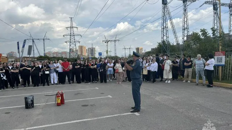 В Реутове сотрудники МЧС провели акцию по профилактике пожаров