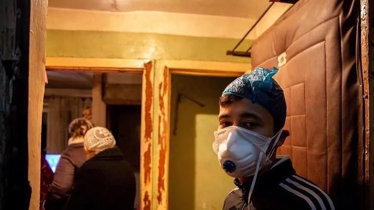 Молодогвардейцы Домодедова помогли женщине‑инвалиду навести порядок в квартире