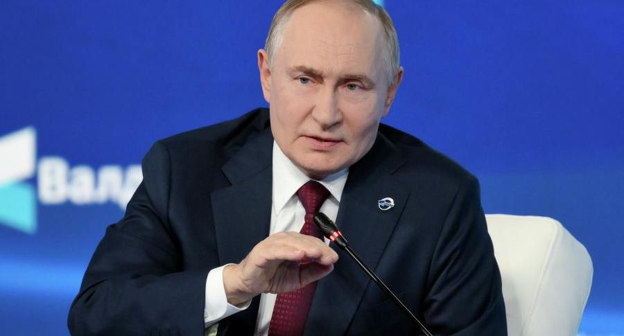 Путин прокомментировал гегемонию западных стран русской поговоркой про лом