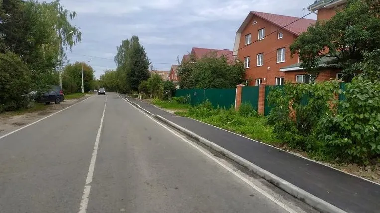 Новый тротуар появился на Красной улице в Подольске