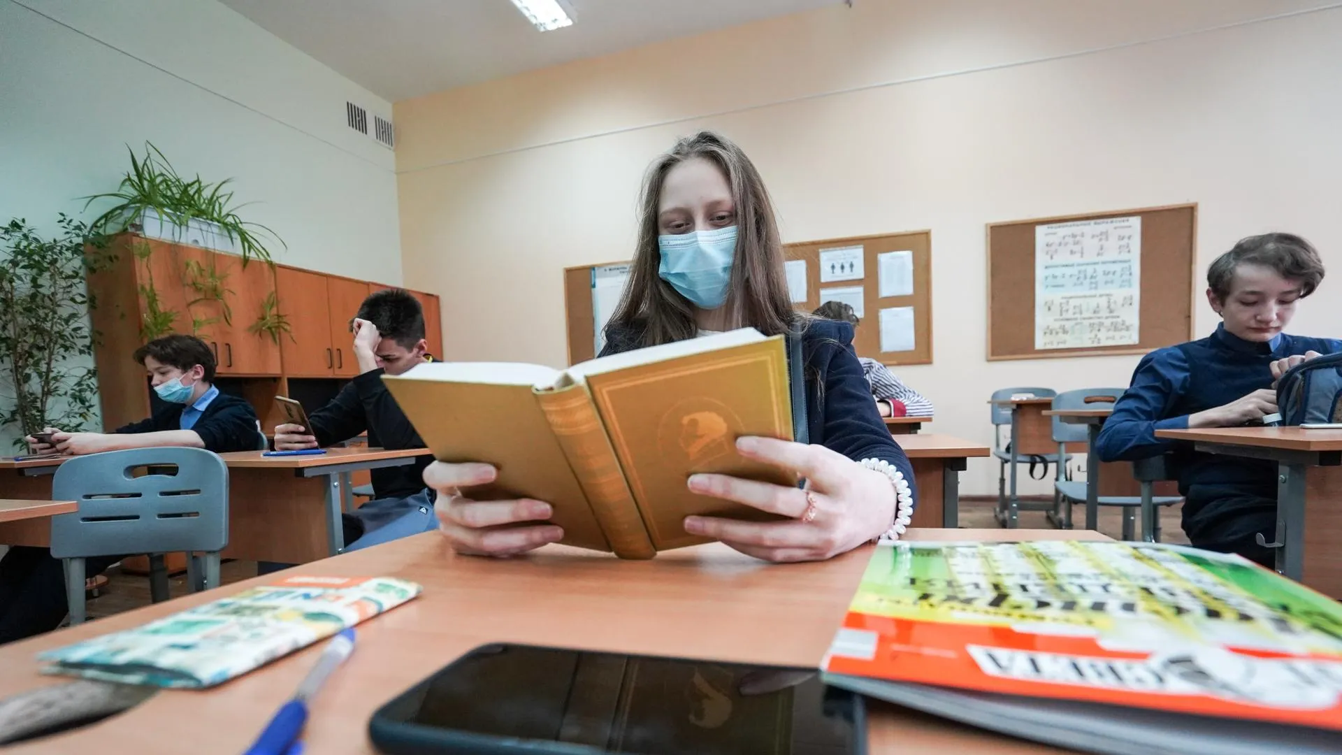 Студенты‑педагоги начали работать с детьми беженцев из ЛНР и ДНР в Подмосковье