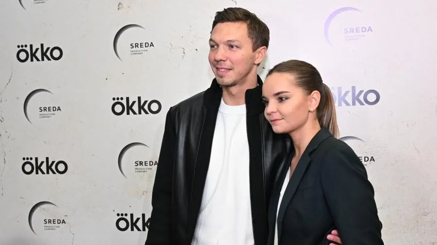 Фигурист Дмитрий Соловьев сделал предложение гимнастке Дине Авериной
