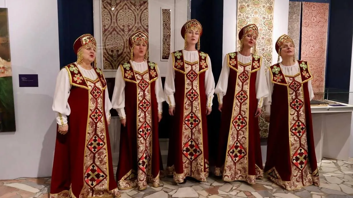 Выставка «Красавицы русской наряд» открылась в Подмосковье