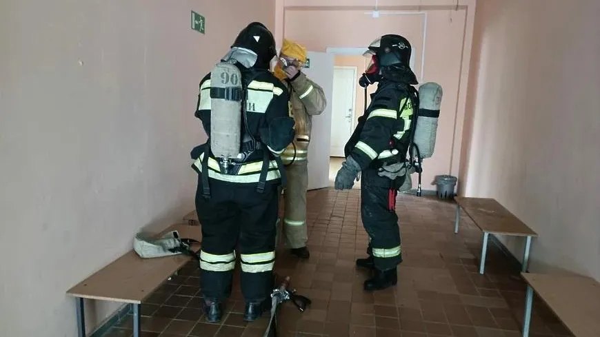 Огнеборцы Люберец успешно провели учения в гимназии Лыткарина