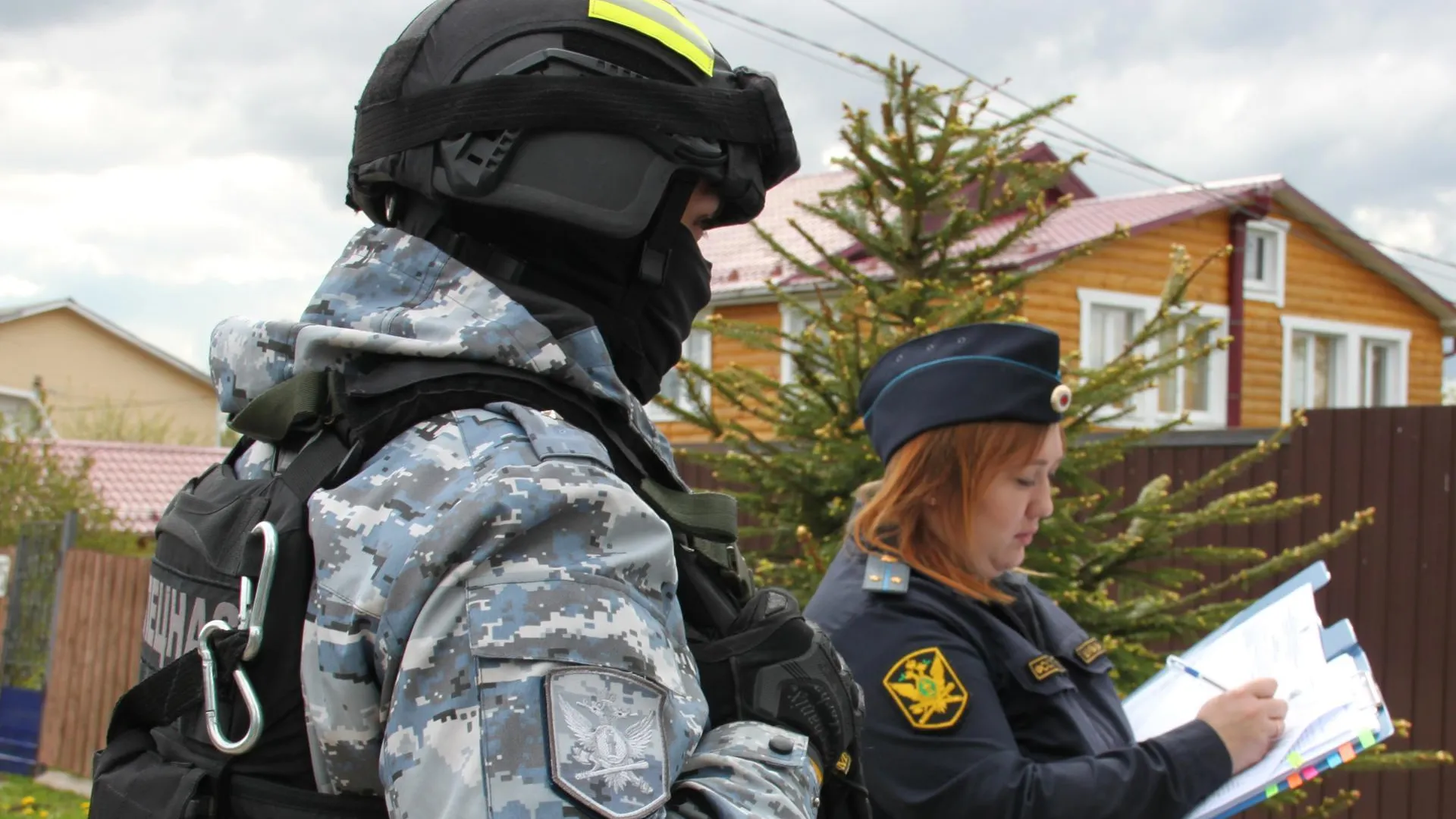 Приставы Подмосковья взыскали штрафы за нарушение миграционного законодательства
