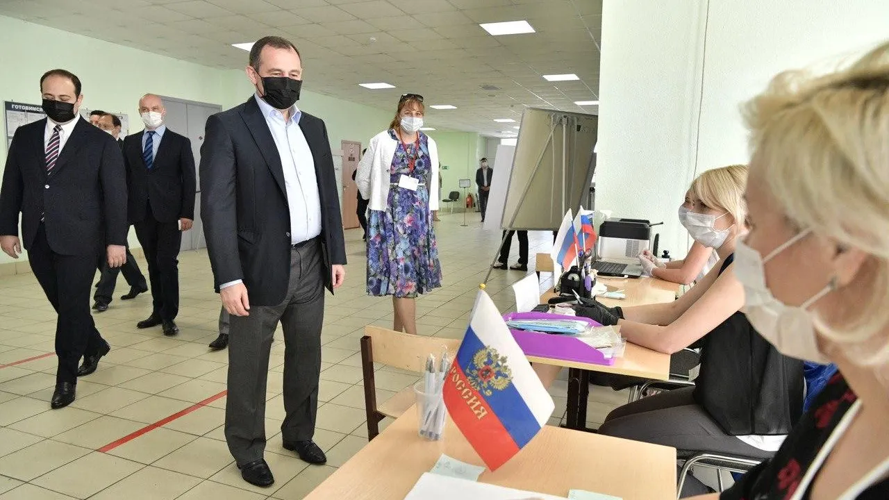 Брынцалов проверил работу избирательных участков в Химках