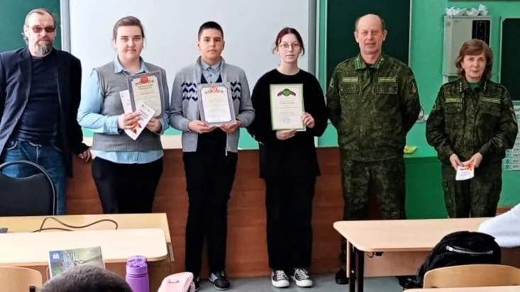 Авторов лучших противопожарных плакатов отметили почетными грамотами