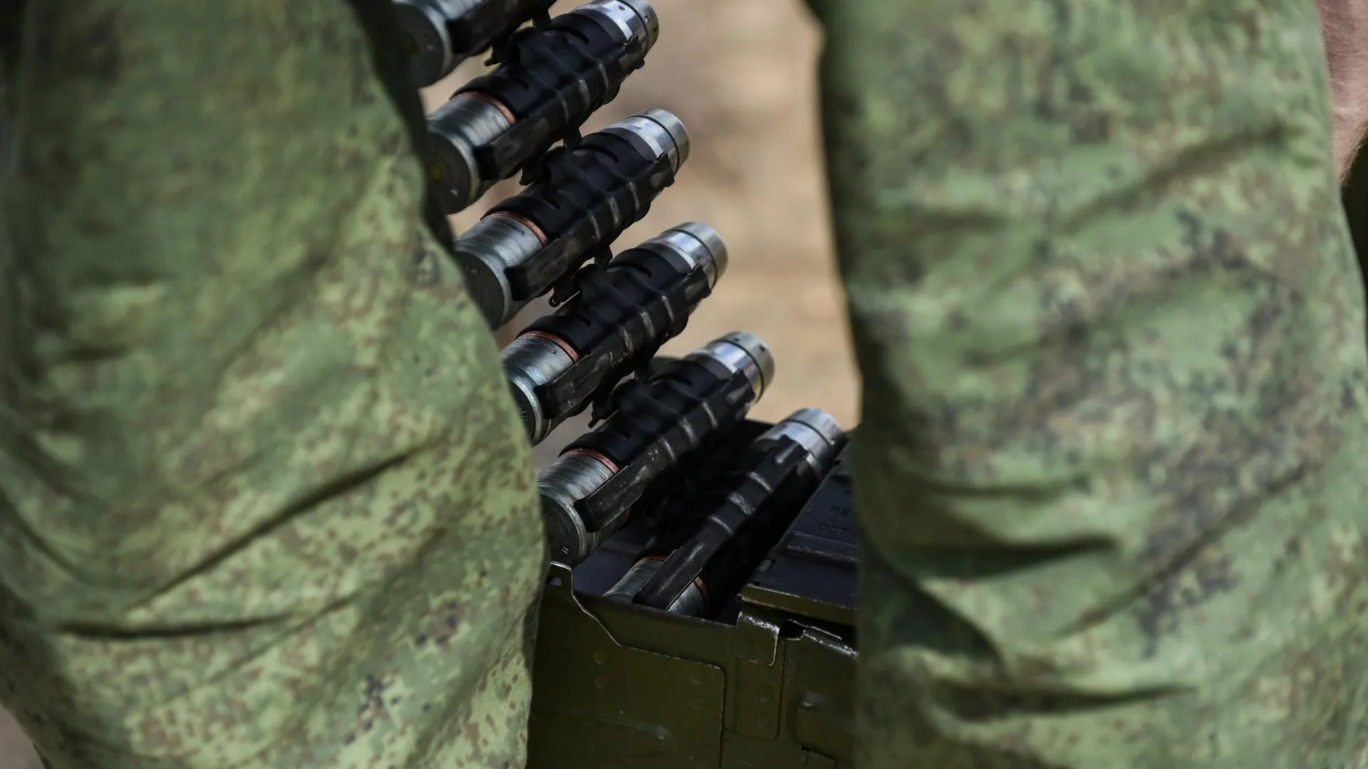Военные провели занятие по штурму здания в Подмосковье