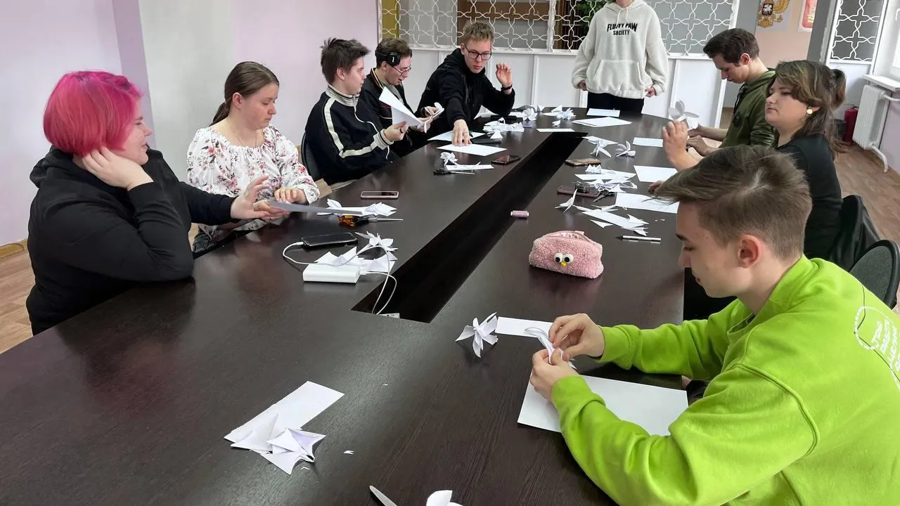 Студенты Сергиева Посада присоединились ко всероссийской акции «Цветок надежды»