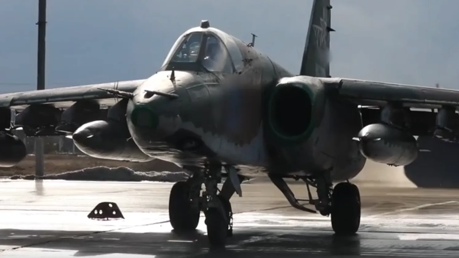 Штурмовики Су‑25 ударили ракетами С‑8 по украинскому «опорнику» под Авдеевкой