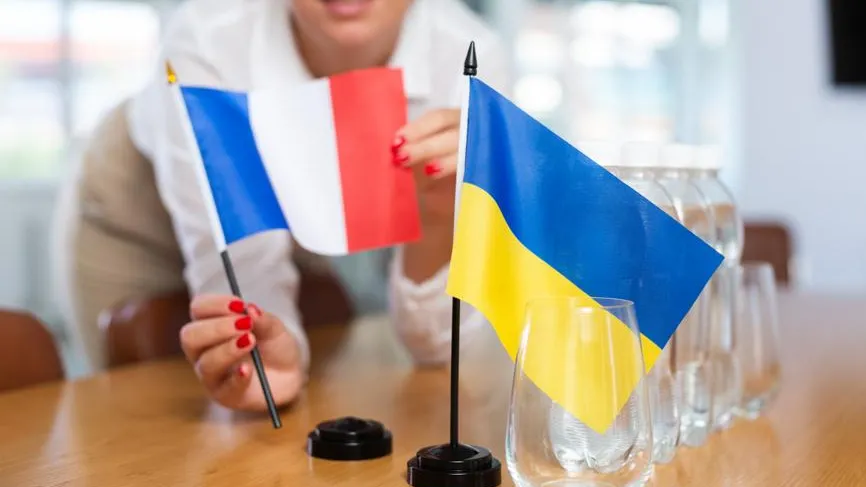 Французский воинский контингент численностью до 2 тыс отправится на Украину