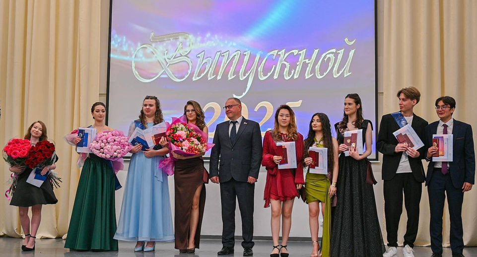 Ленинский ОЦ «Лидер» проводил выпускников в новую жизнь