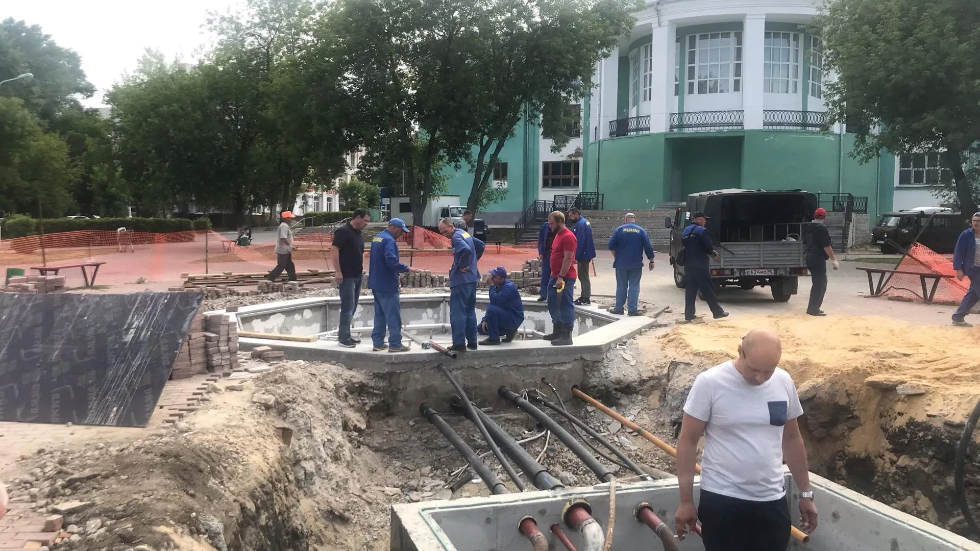 В Подольске установили чашу будущего фонтана у ДК «Машиностроитель»
