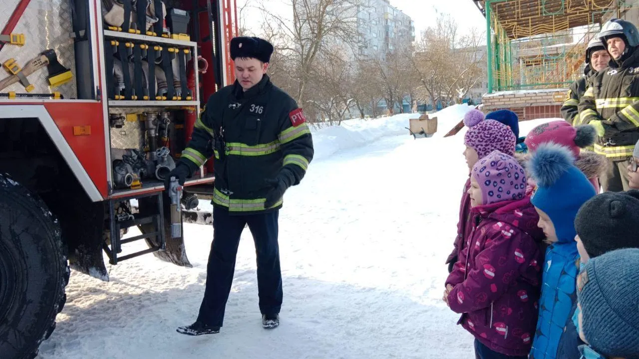 Огнеборцы провели урок безопасности для воспитанников детсада из Коломны