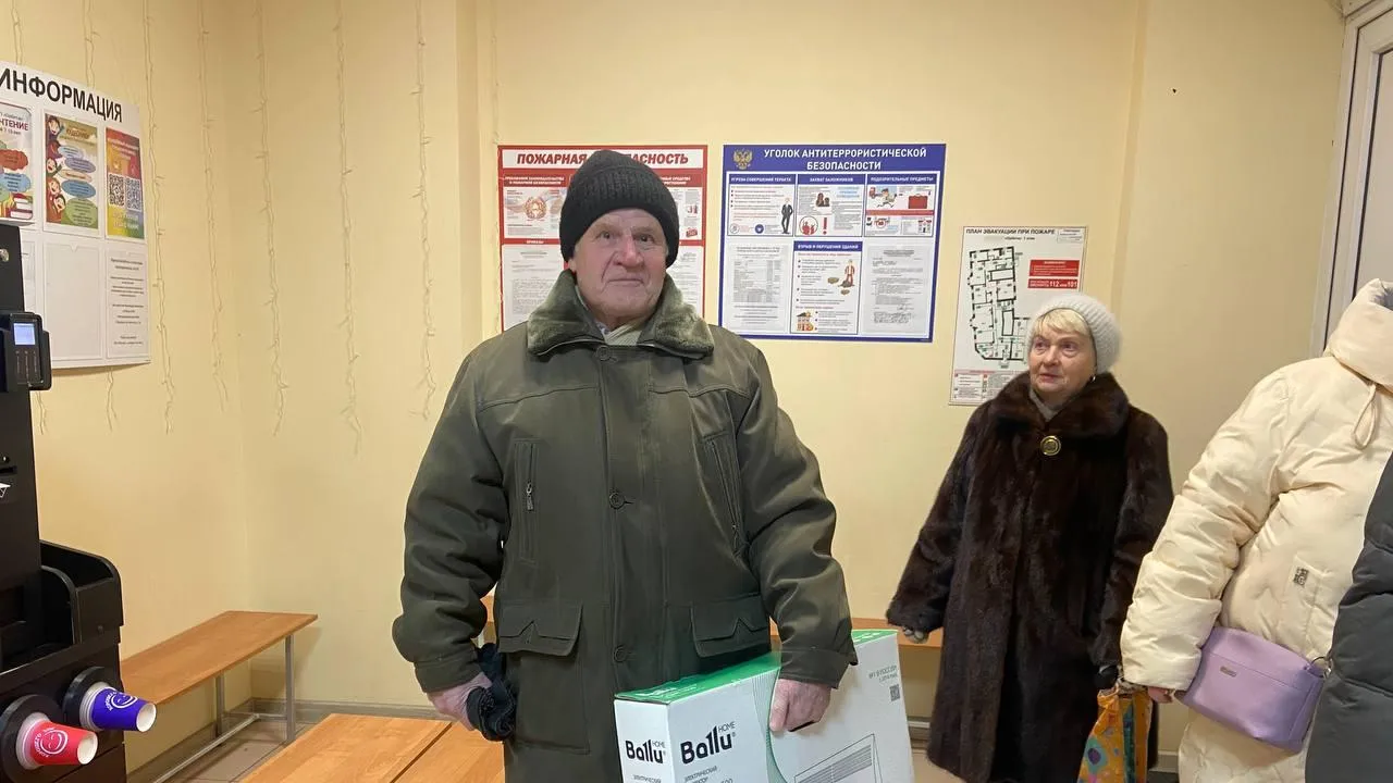 Во Дворце творчества молодежи Подольска нуждающимся выдают обогреватели