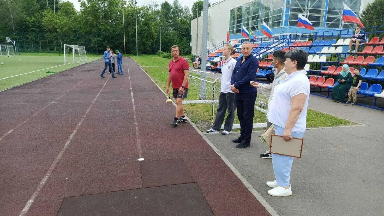 В Лосино-Петровском прошли соревнования по пляжному по футболу