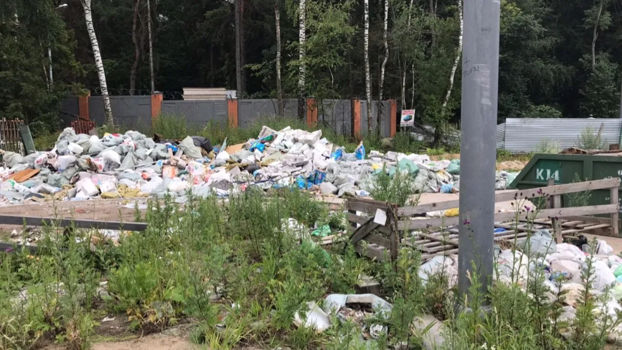 Навалы мусора в микрорайоне Красногорска убрали по просьбе жителя