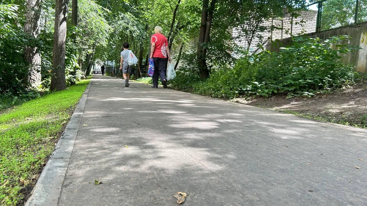 В Королеве завершают благоустройство «народных троп»
