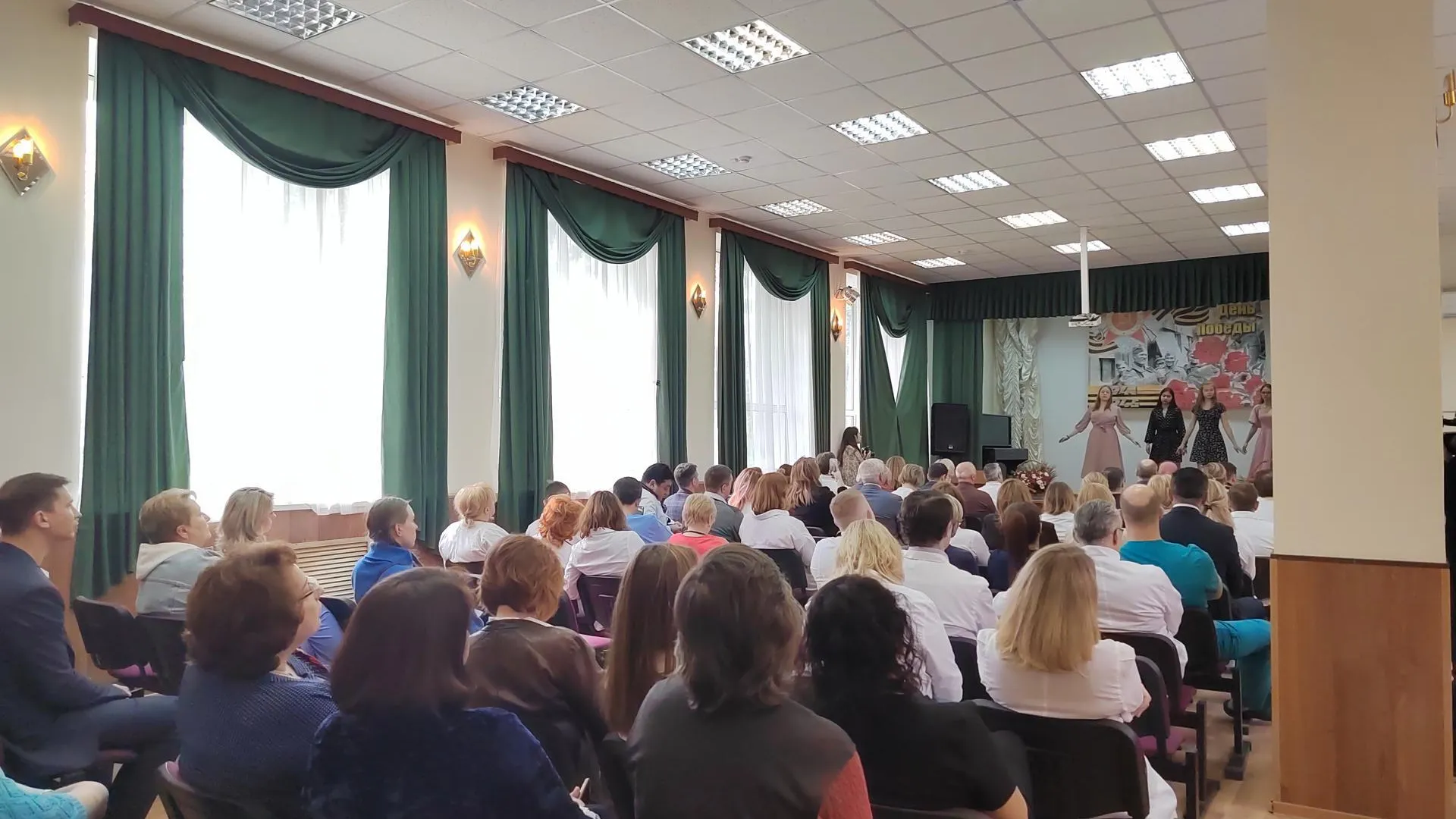 В Московской областной больнице имени профессора Розанова почтили память героев ВОВ