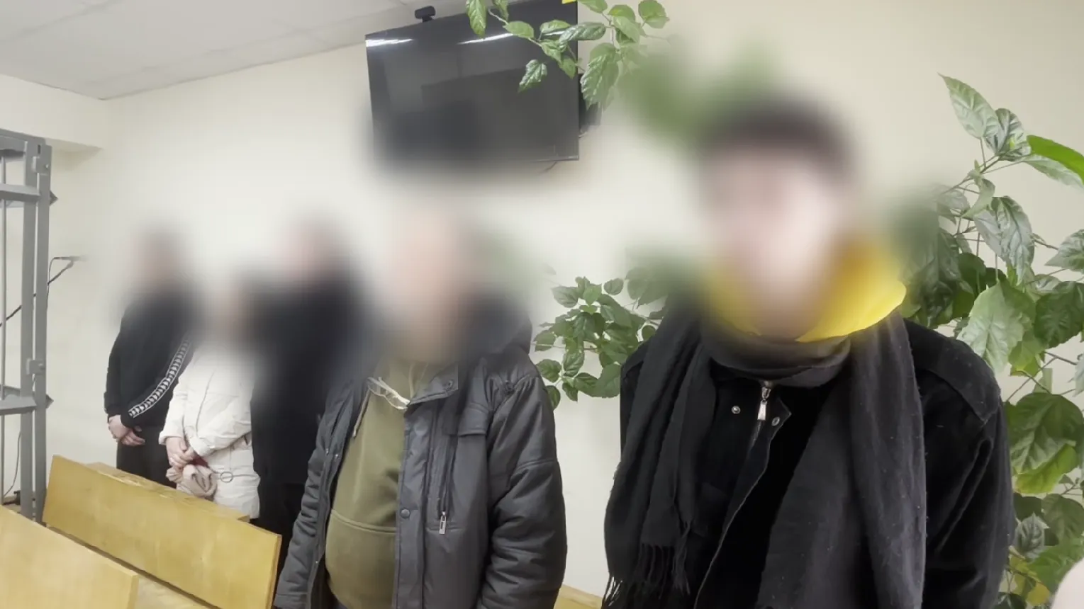 Суд в Подмосковье оштрафовал подростков за ложные сообщения о терактах
