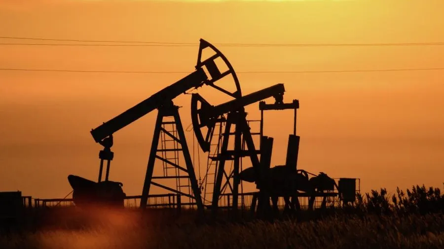 Вторичные тарифы Трампа на российскую нефть: что будет с экономикой РФ