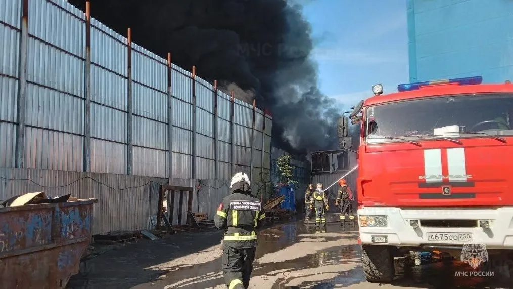 Тушение пожара в Дзержинском. ВИДЕО