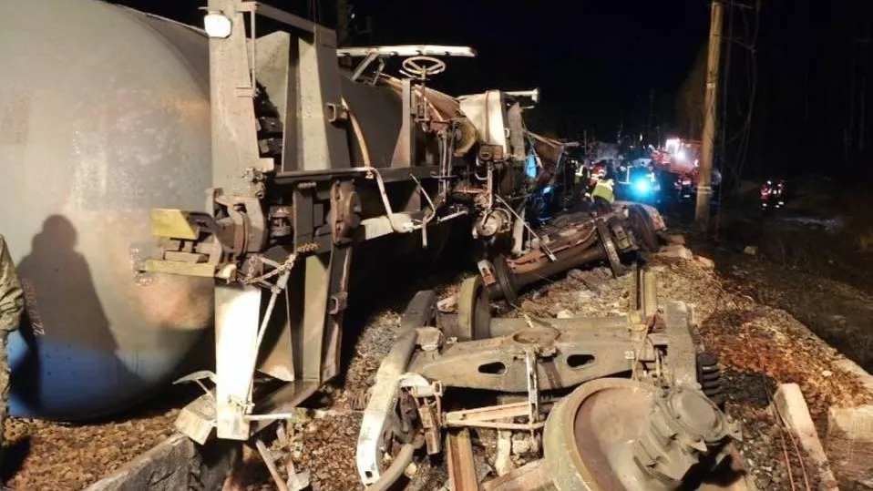 130 пассажиров рейса Москва – Владивосток застряли в Екатеринбурге из-за пожара