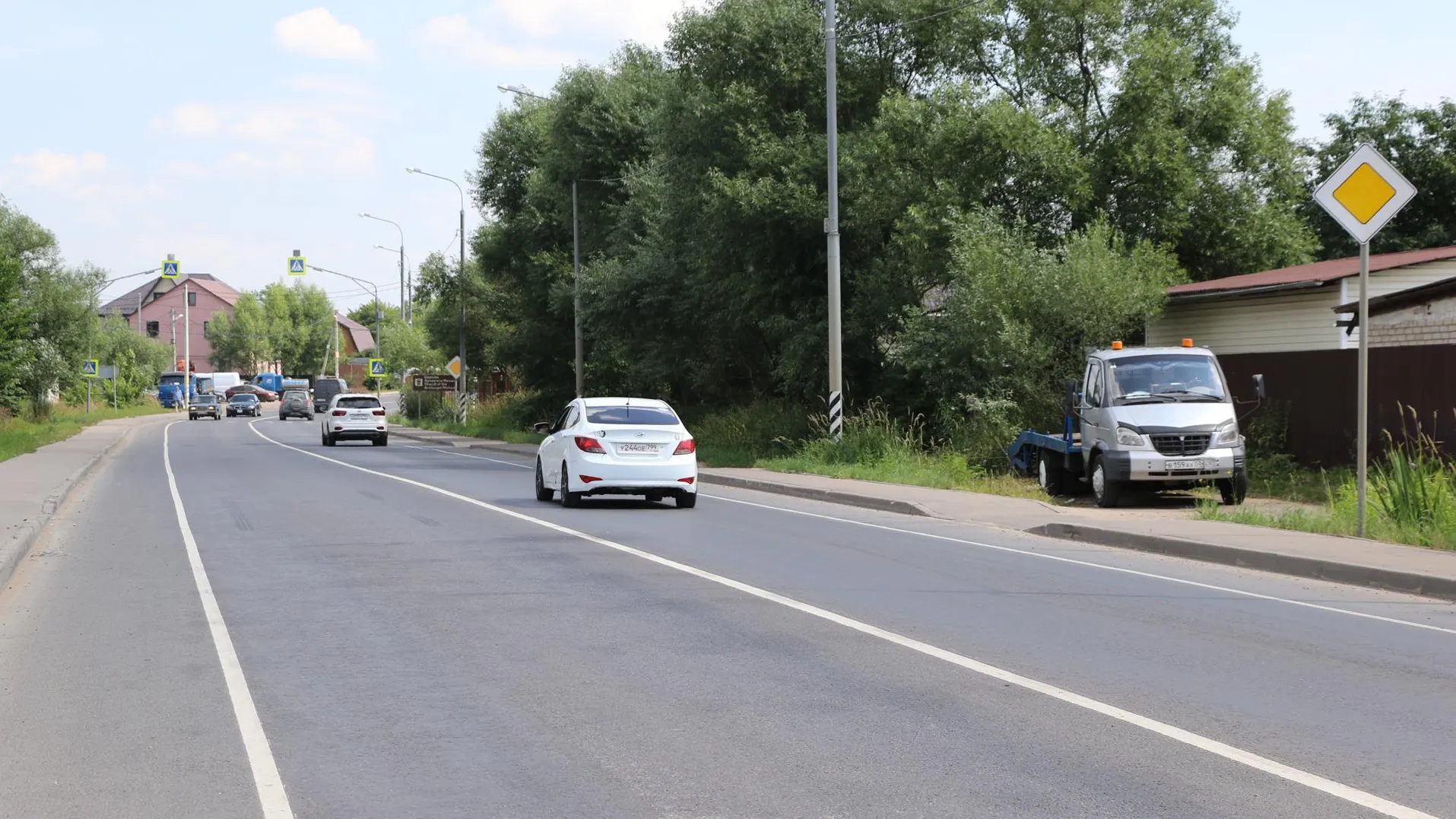 В Одинцовском округе провели ремонт дорожных знаков и ограждений