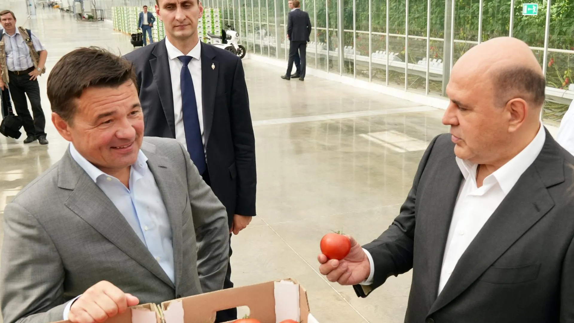 Михаилу Мишустину продемонстрировали продукцию комплекса «Агрокультура групп» в Кашире