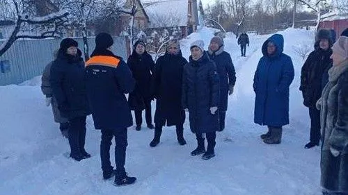 Аварийно‑восстановительная служба проверяет работу системы канализации в Воскресенске