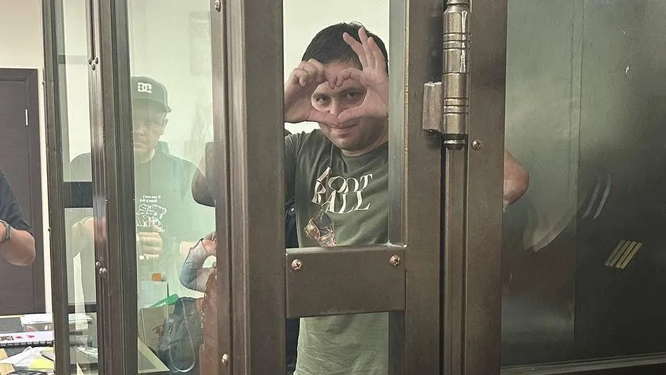 Суд в Москве арестовал главреда Baza Трифонова на 2 месяца