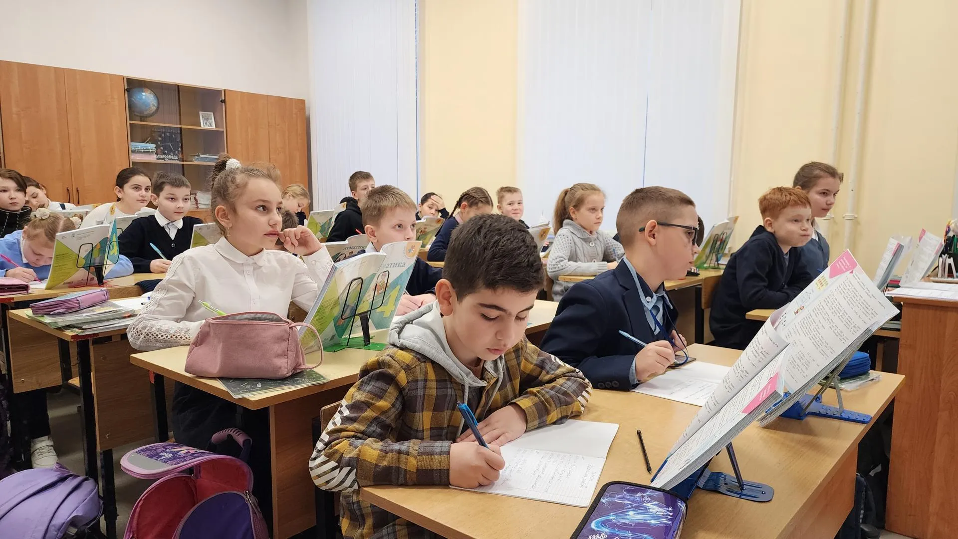 В микрорайоне Климовск начала работать школа после восстановления подачи отопления