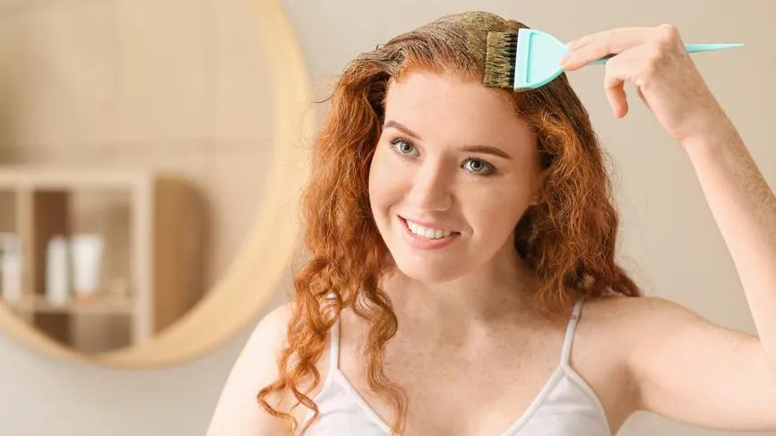 Трехцветный затылок и проплешины: чем грозит домашнее окрашивание