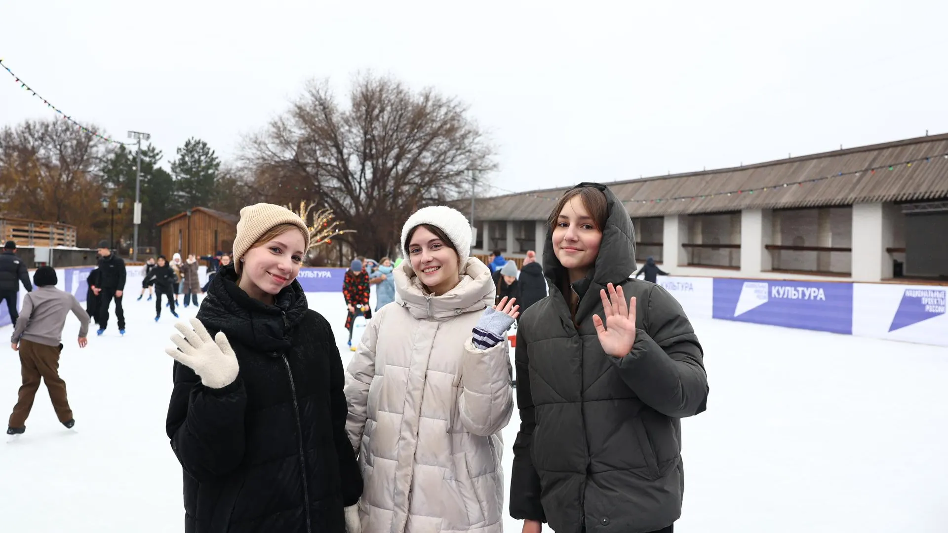 В Астраханском кремле открылись ледовые площадки