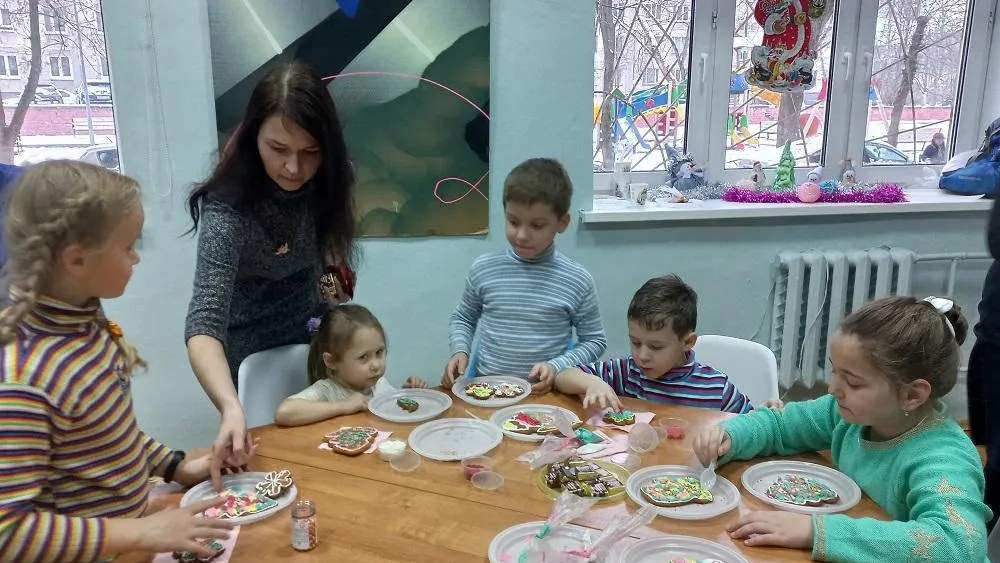 Мастер‑класс по росписи пряников состоялся для юных жителей Балашихи