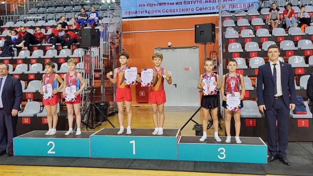 Команда из Истры завоевала полный комплект наград на Всероссийских соревнованиях по батуту