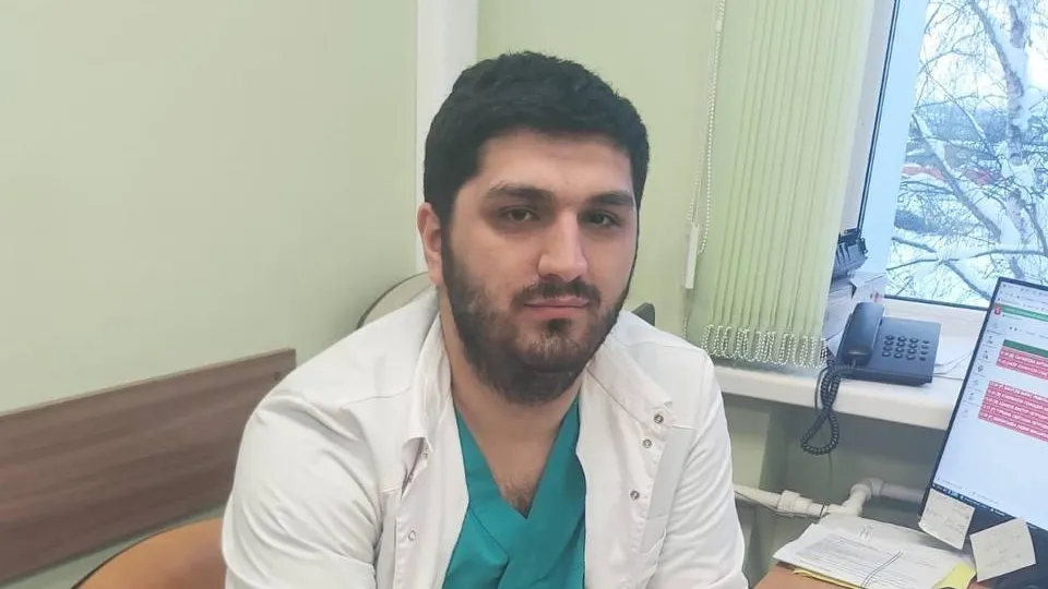 В поликлинике Подмосковья приступил к обязанностям новый врач‑хирург