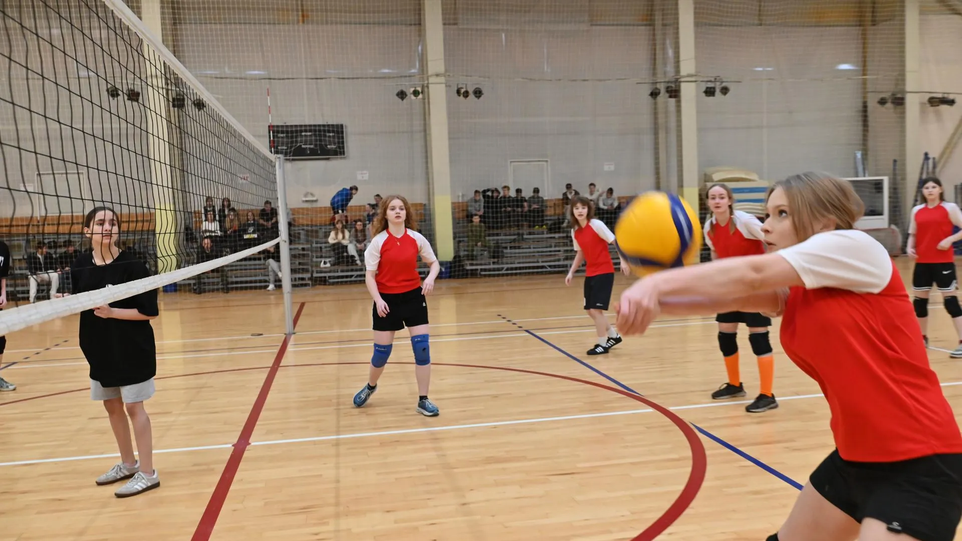 Волейболистки школы №6 победили в лиге в Реутове