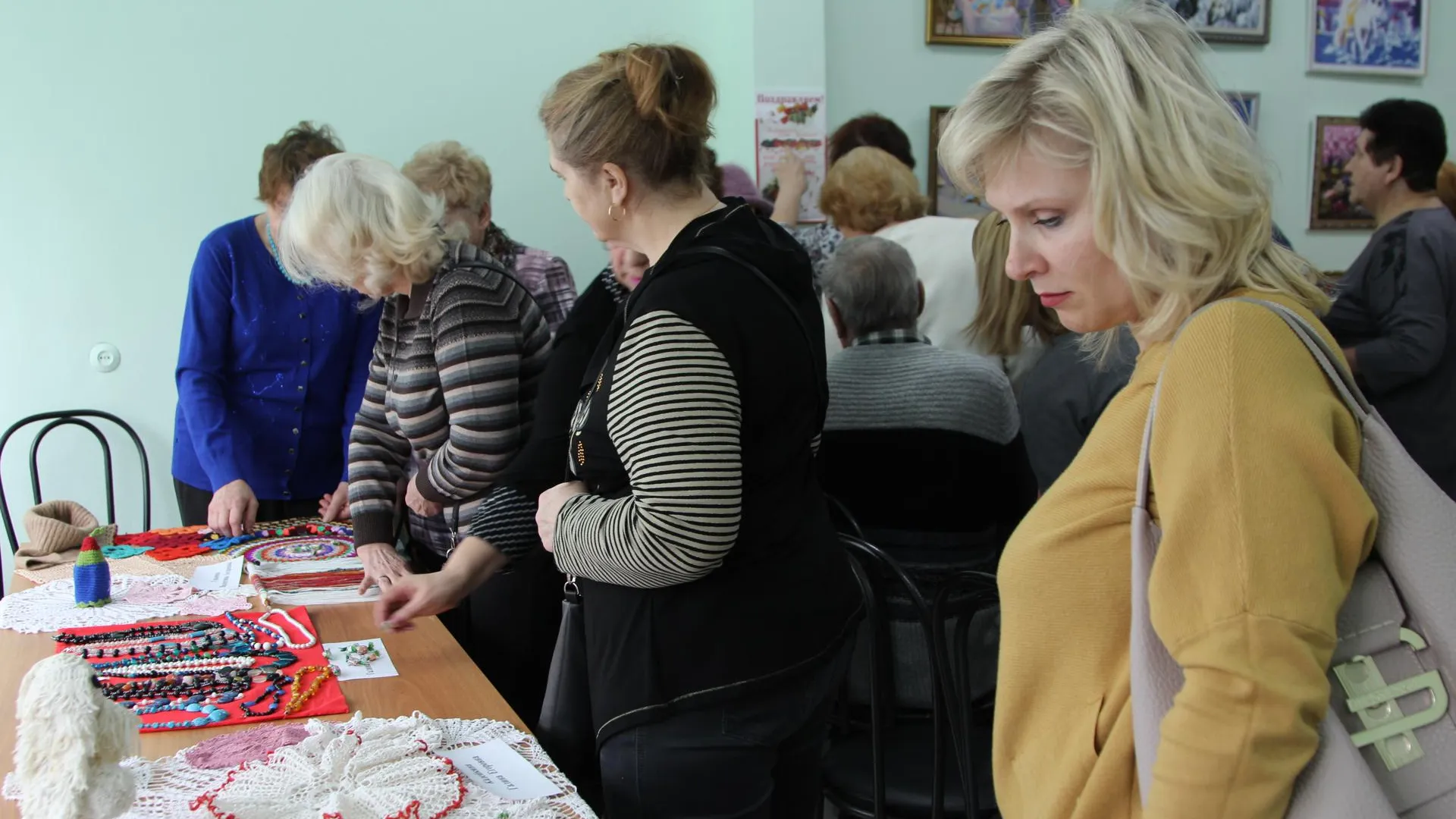 Ветераны завода «Воскресенские минеральные удобрения» подготовили выставку рукоделия
