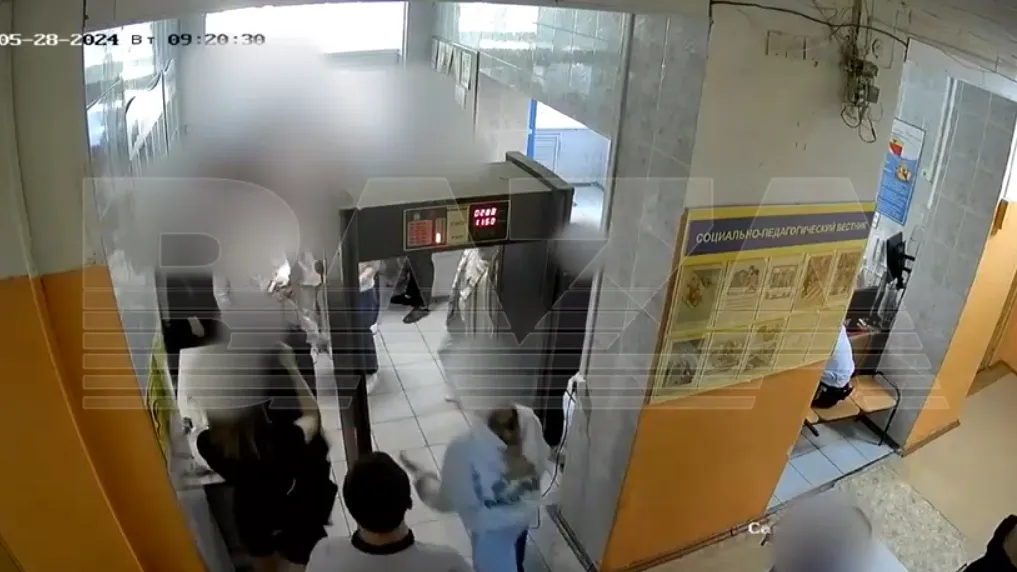 Появилось видео скандального досмотра воронежских школьниц перед ЕГЭ