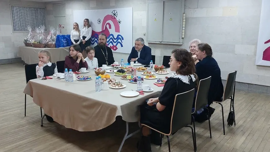 Многодетные семьи Мытищ поздравили с Днем матери