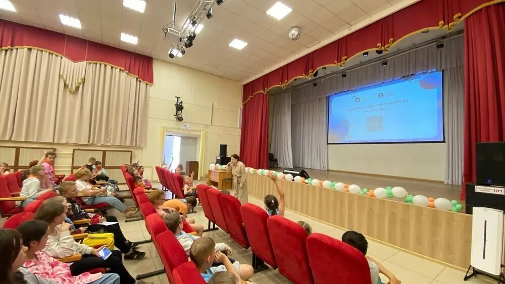 Студентам Дмитровского техникума устроили кинопоказ от общества «Знание»