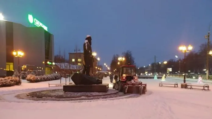 Около 90 единиц спецтехники расчищают улицы Подольска от снега