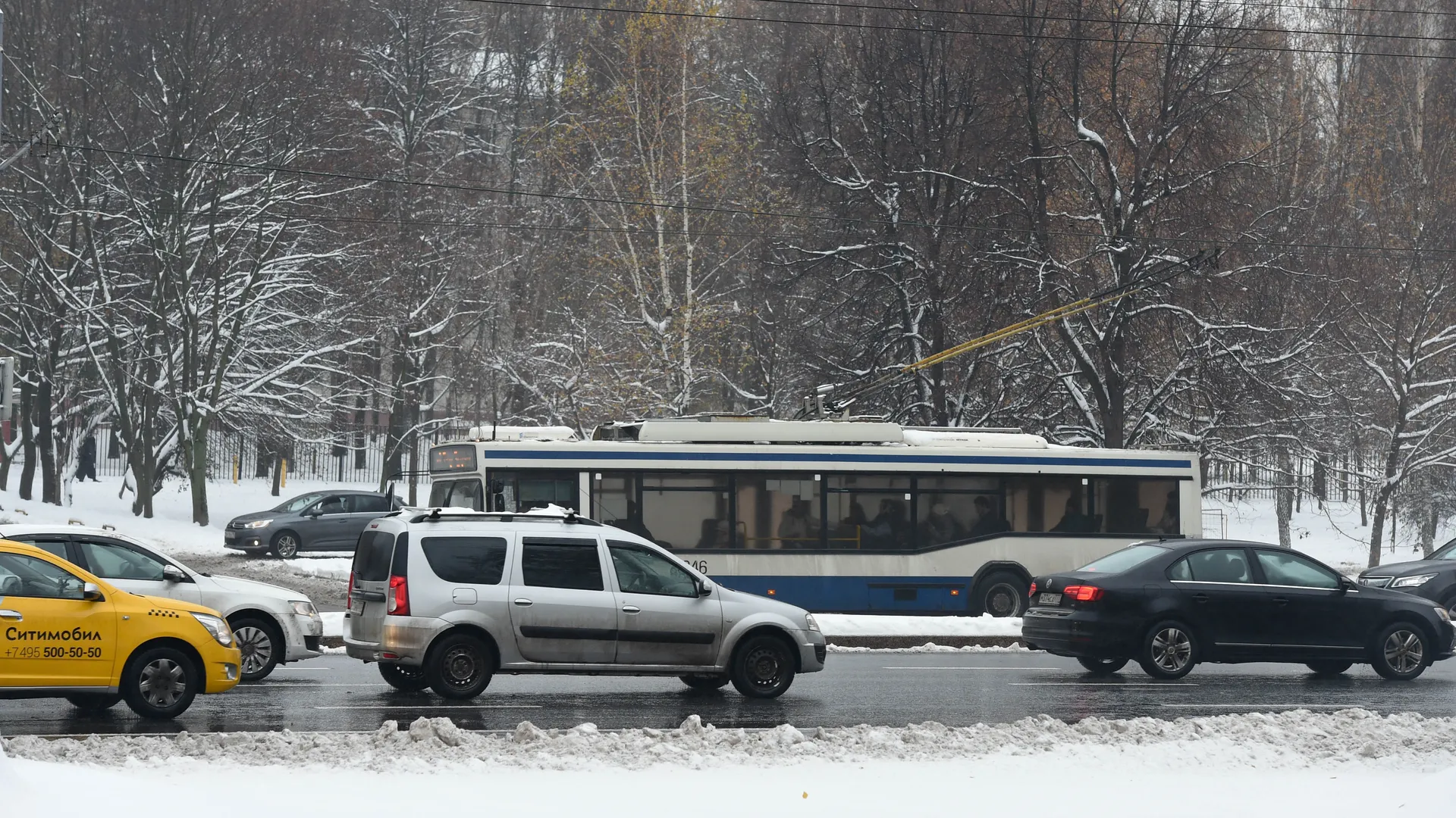 Дороги Подмосковья в среду утром загружены на 6 баллов