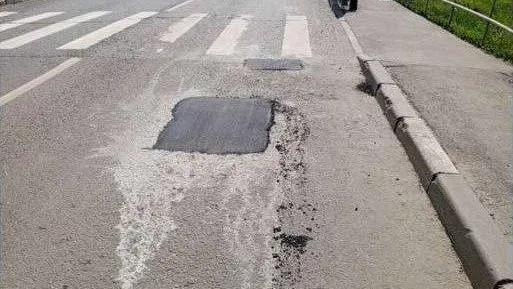 В Мытищах за неделю устраняется порядка сотни разрушений дорожного плотна