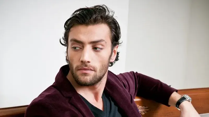 Полиция Турции получила ордер на арест актера Менгироглу за мошенничество