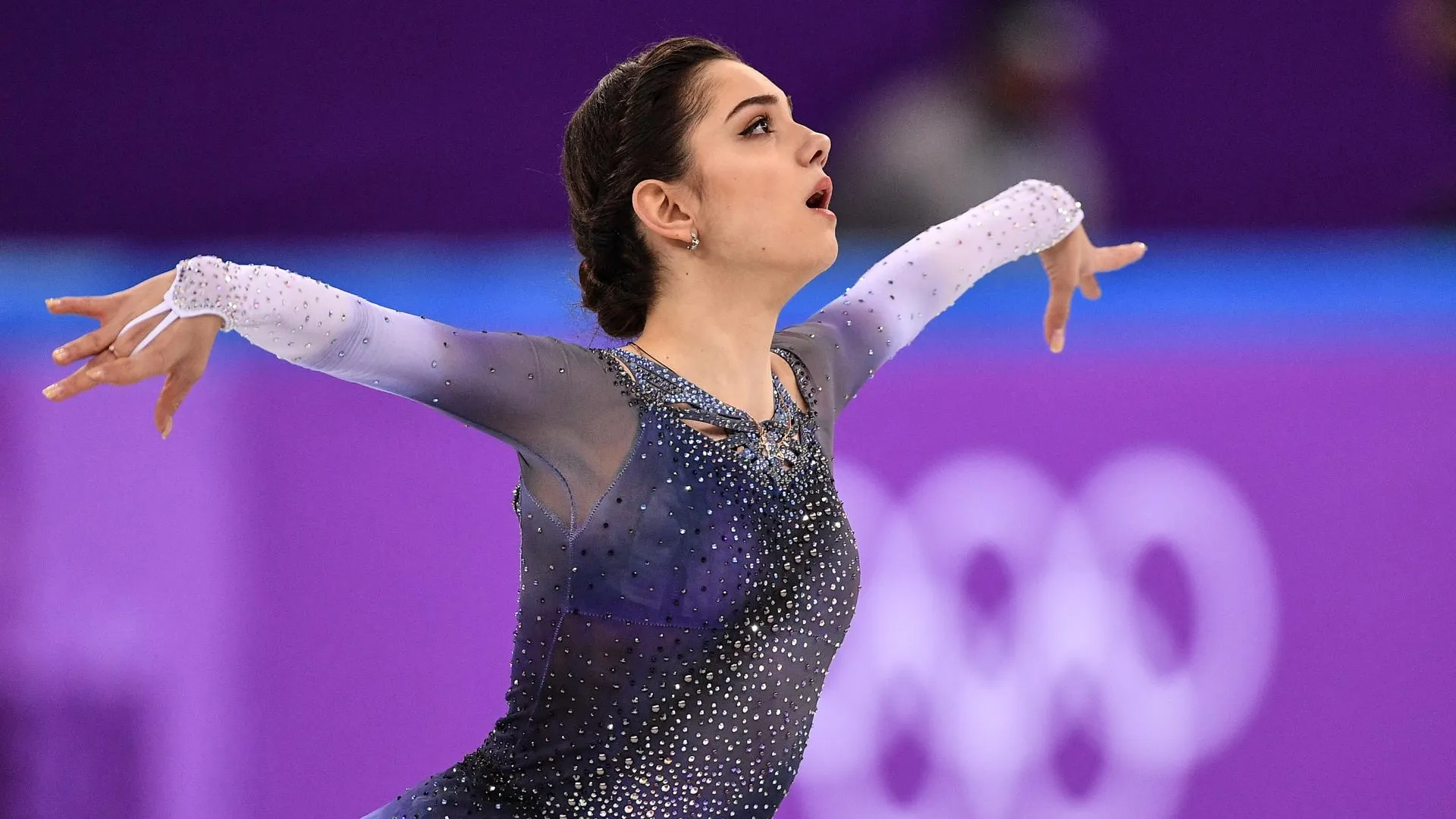 Медведева снялась с чемпионата России по фигурному катанию