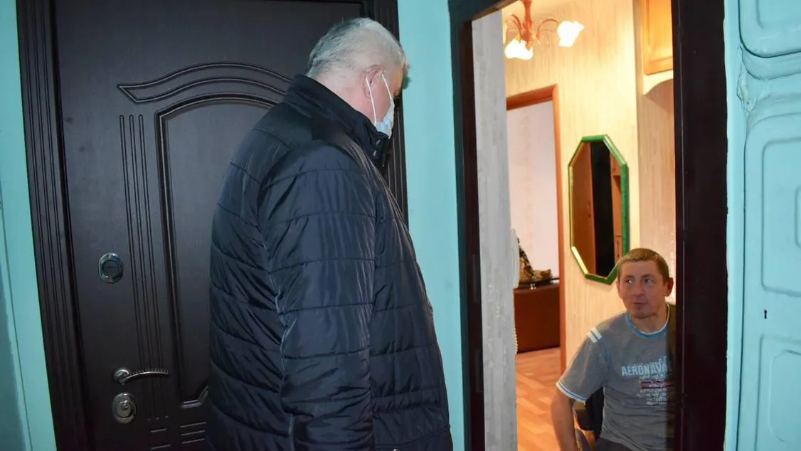 Продуктовый набор передали инвалиду‑колясочнику из Балашихи
